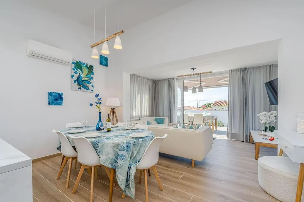 Luxury House In Roses Villa