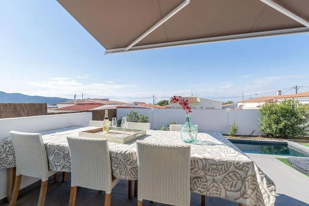 Vila Luxury House In Roses