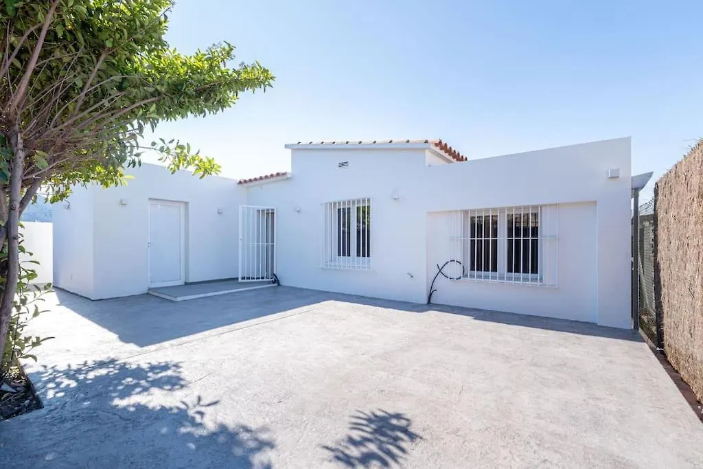 Luxury House In Roses Villa